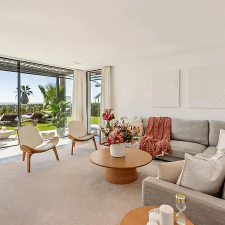 Vacation Marbella I Imare Waterfront, Beachfront Villa, Rooftop Jacuzzi, Indoor