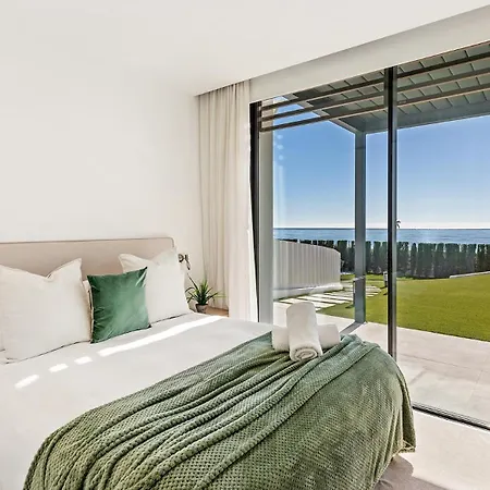 Villa Vacation Marbella I Imare Waterfront, Beachfront Villa, Rooftop Jacuzzi, Indoor Estepona