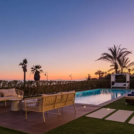 Vacation Marbella I Imare Waterfront, Beachfront Villa, Rooftop Jacuzzi, Indoor Estepona