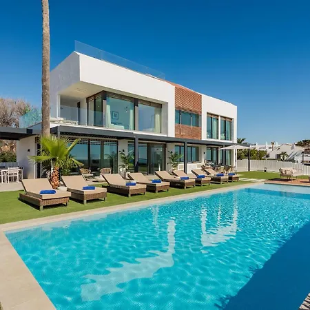 Villa Vacation Marbella I Imare Waterfront, Beachfront Villa, Rooftop Jacuzzi, Indoor *