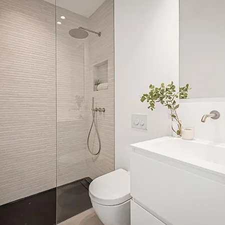 Vacation Marbella I Imare Waterfront, Beachfront Villa, Rooftop Jacuzzi, Indoor
