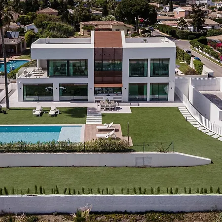 Villa Vacation Marbella I Imare Waterfront, Beachfront Villa, Rooftop Jacuzzi, Indoor Estepona