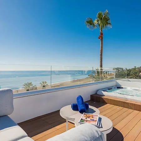 Vacation Marbella I Imare Waterfront, Beachfront Villa, Rooftop Jacuzzi, Indoor Βίλα