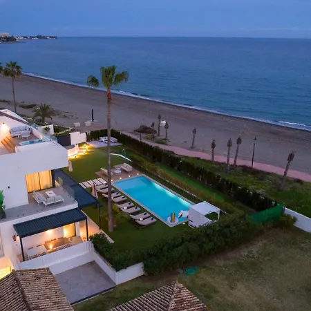 Vacation Marbella I Imare Waterfront, Beachfront Villa, Rooftop Jacuzzi, Indoor Βίλα