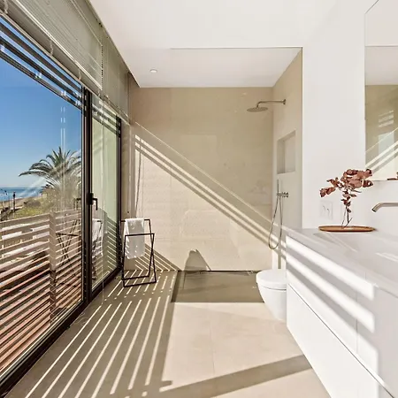 Βίλα Vacation Marbella I Imare Waterfront, Beachfront Villa, Rooftop Jacuzzi, Indoor *